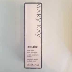 Mary Kay Matte wear liquid Foundation Beige 5